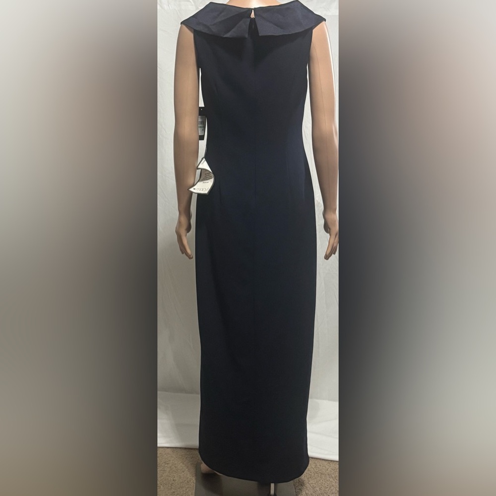 Jessica Howard
Petite Collared Side-Slit Long Gown - Picture 7 of 9